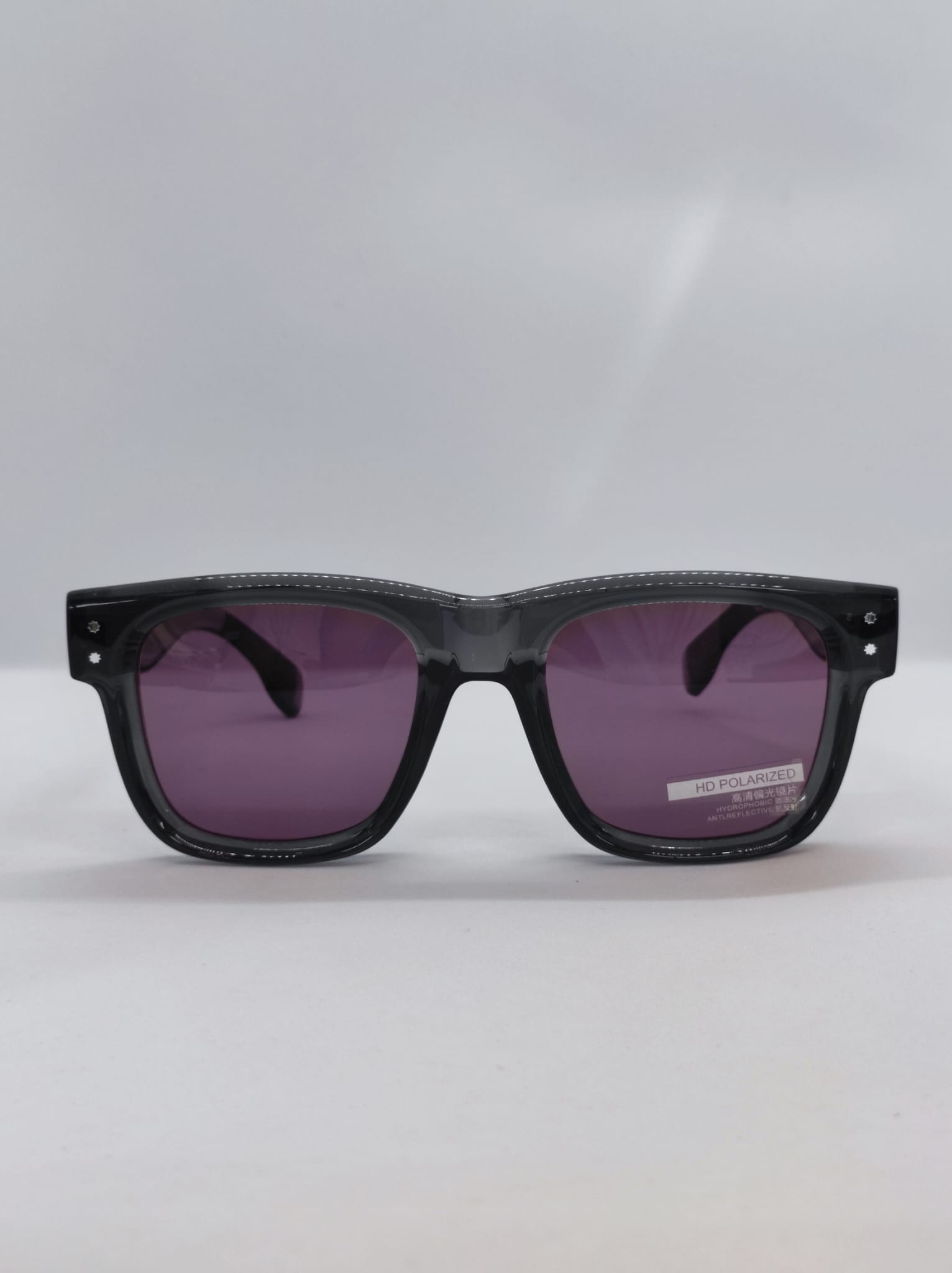 TR19960A - FÜME - POLARİZE